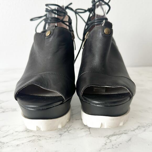 Rochessa Sporty Black Leather‎ Wedge Lug Sole Ankle Wrap Heels Women’s Size 38 - Picture 3 of 13